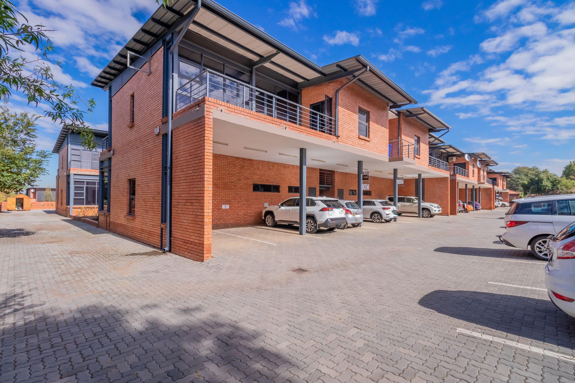 Office for sale in Die Hoewes, Centurion