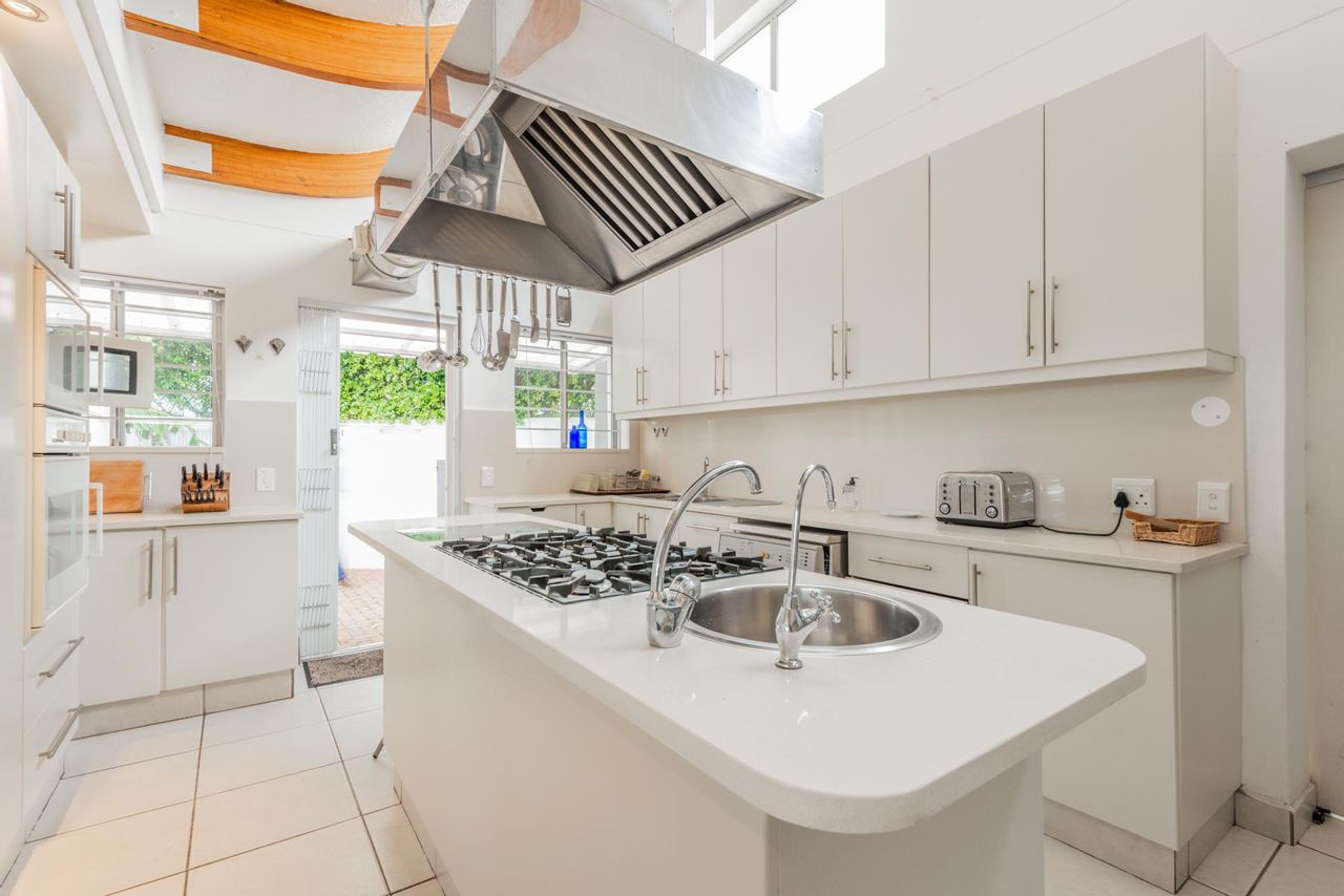 Stunning 7 Bedroom House for sale in Cutty Sark with a Ocean View, photo 15